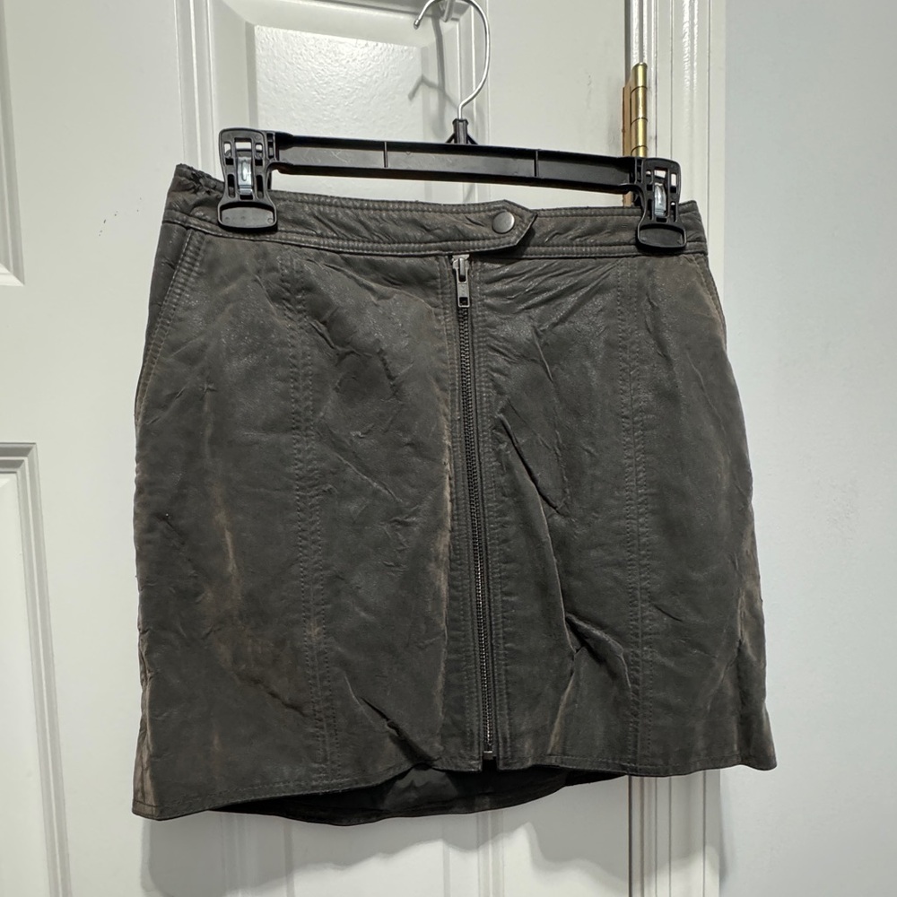 Free people size 2 front zip moto pewter biker mini skirt